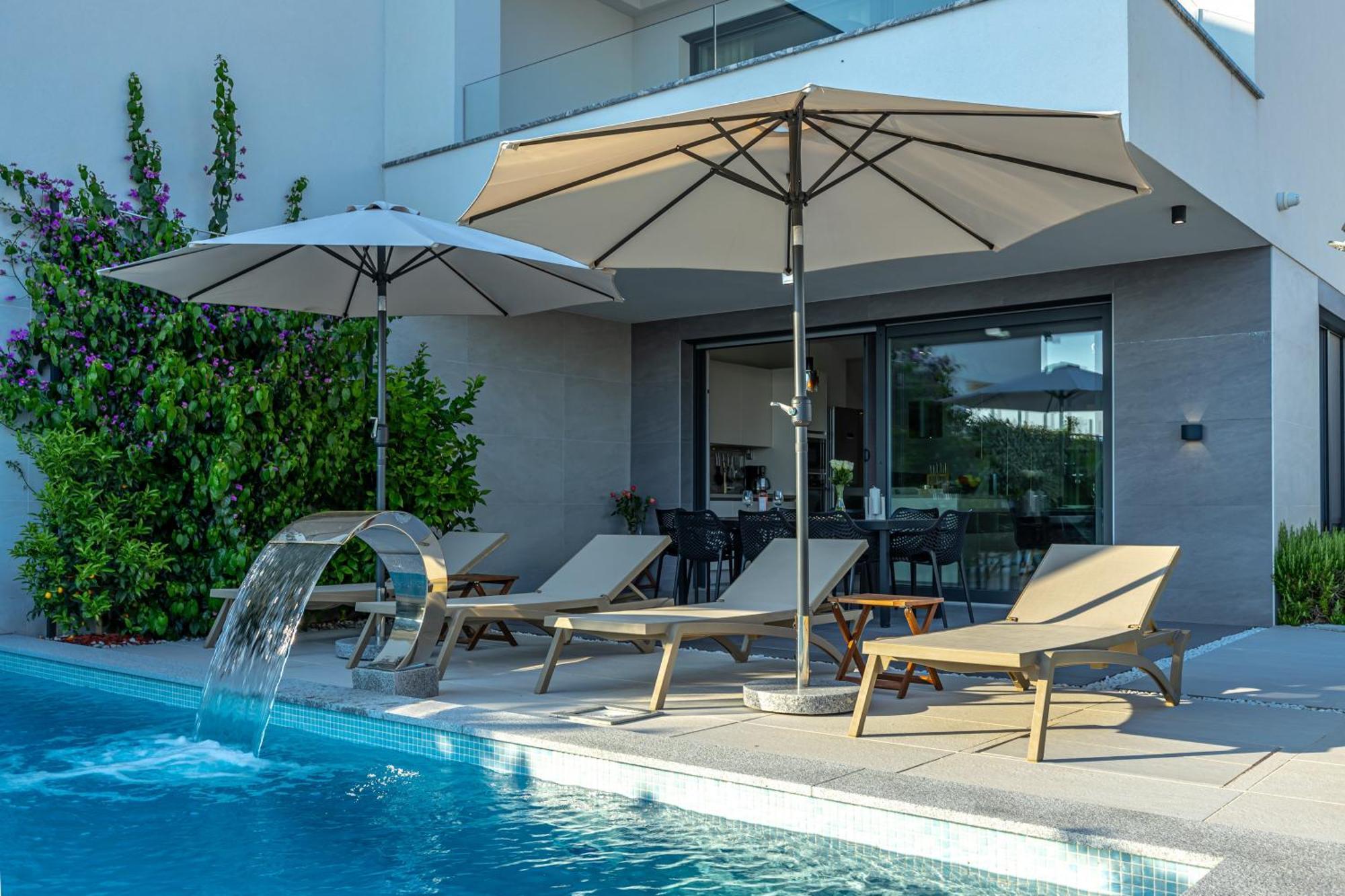 Luxury Villas White Sails Pinezići Dış mekan fotoğraf