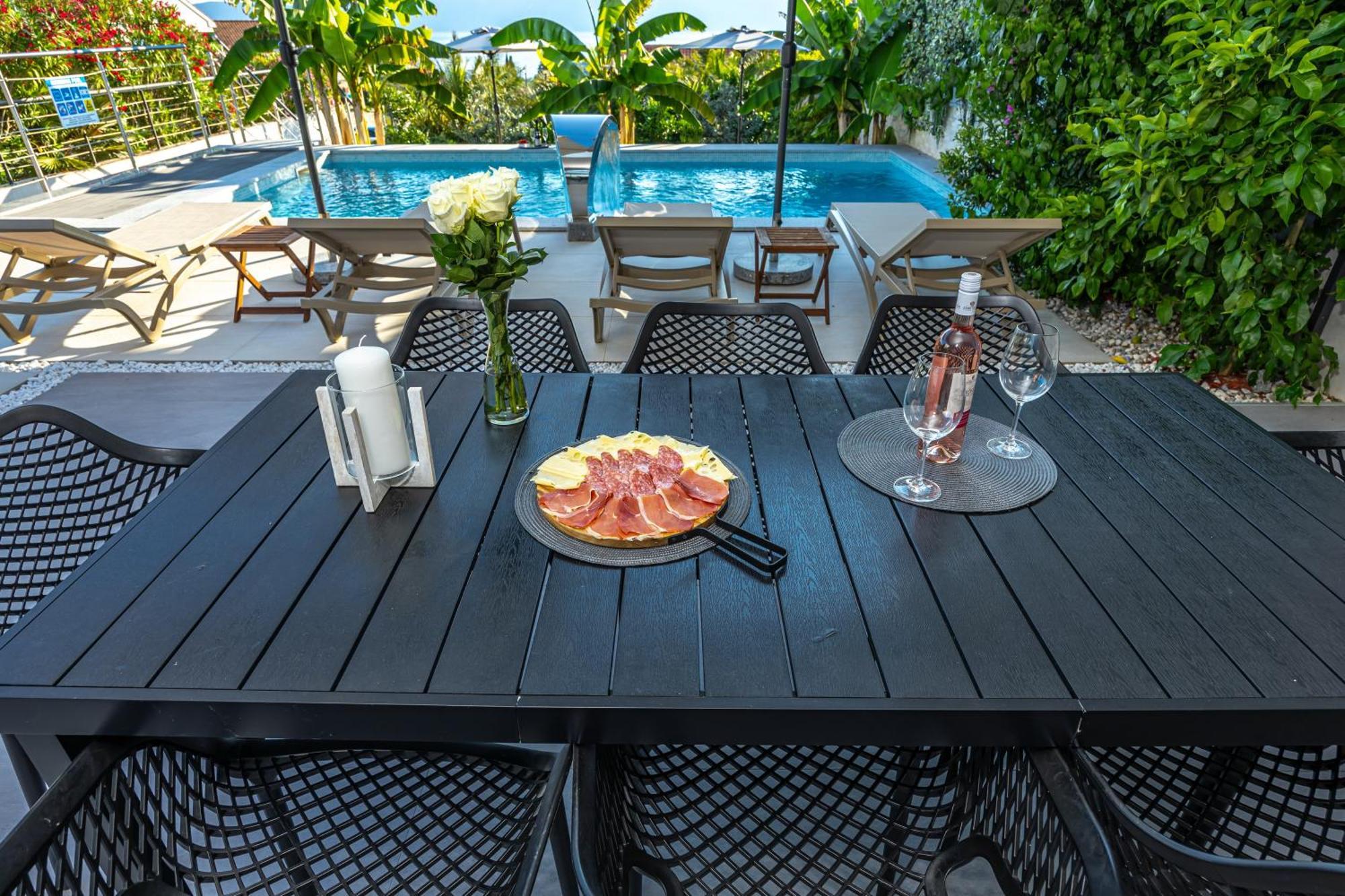 Luxury Villas White Sails Pinezići Dış mekan fotoğraf